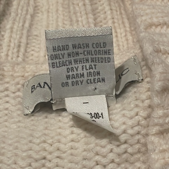 Banana Republic Cream and Gray Sweater Vest - Picture 4 of 5